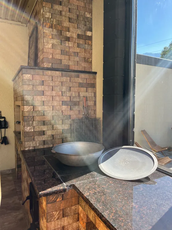 Уютный дом с видом на горы