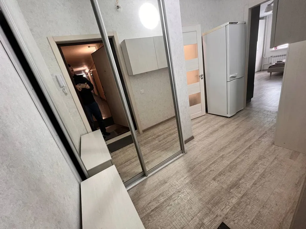 Квартира Уютная светлая студия, центр, ТЦ Вояж, парковка, кафе, аквапарк источник — Тюмень