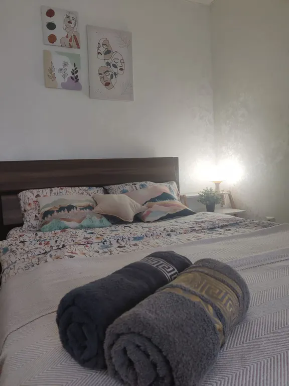 Уютная квартира рядом с ВУЗами — аренда посуточно в Омск