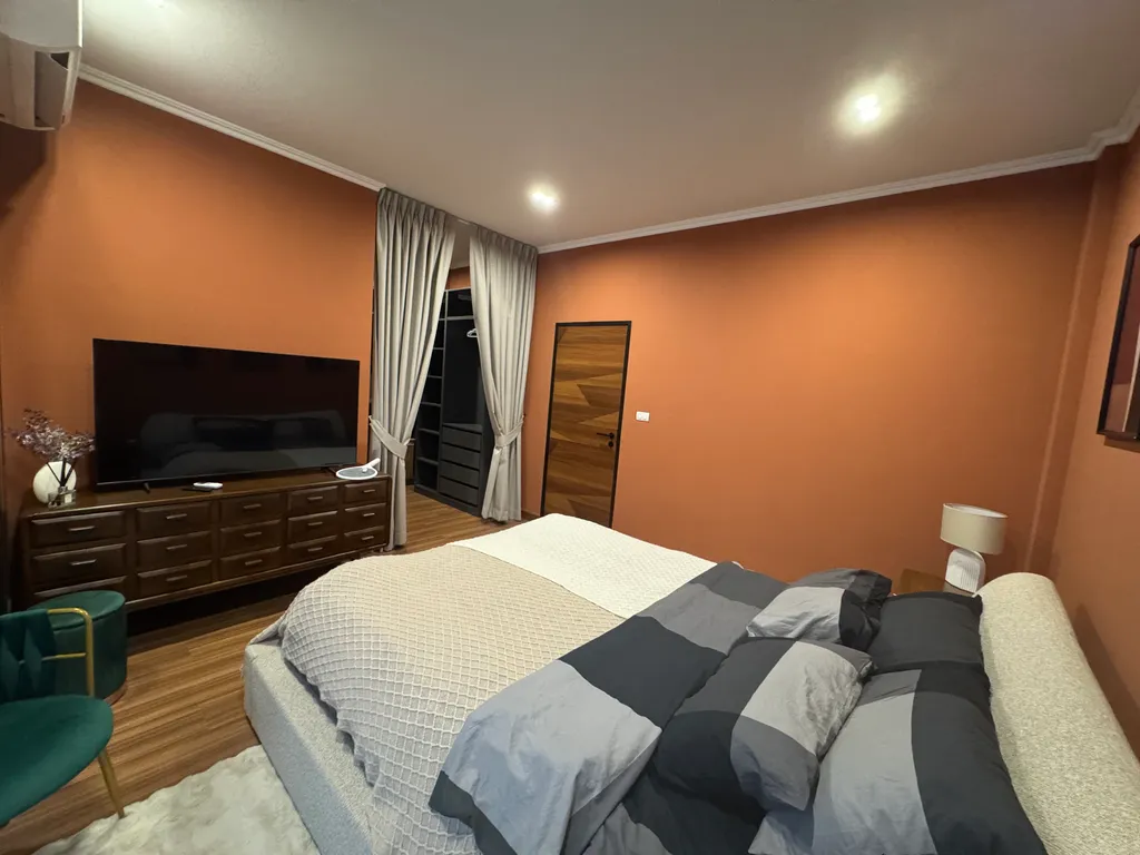 SvoyLux солнечный остров в океане