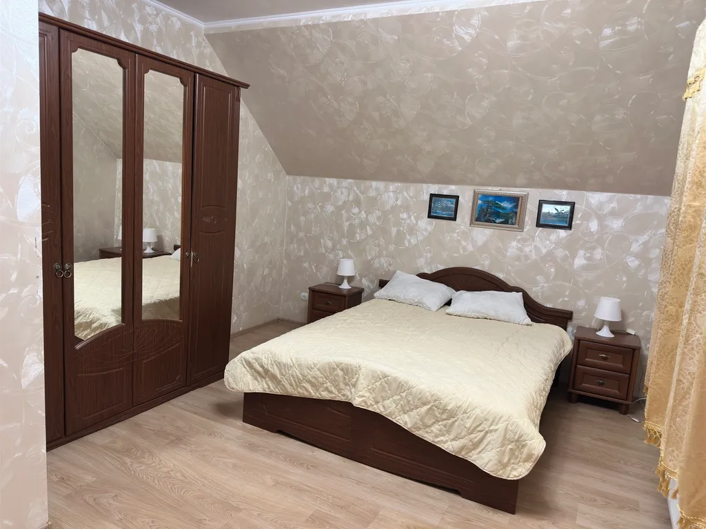 Частный дом с камином