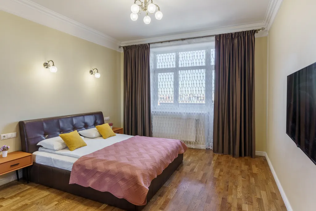 Трёхкомнатные апартаменты с сауной в центре