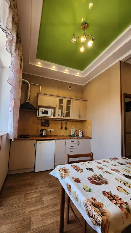 Квартира с удобным положением возле супермаркета Фрэш