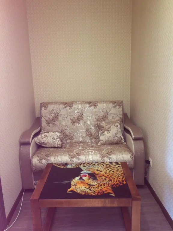 1 комнатная рядом с ТЦ Кристалл