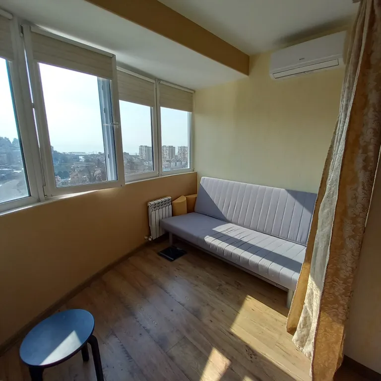 Студия с видом на море