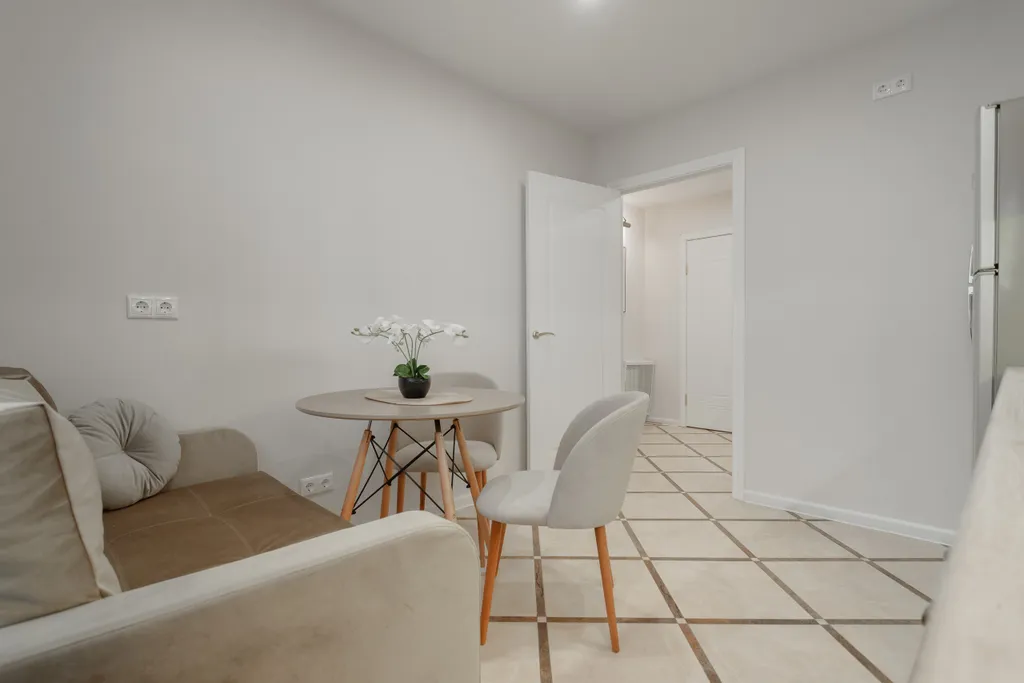 Элегантная квартира с французским балконом в центре