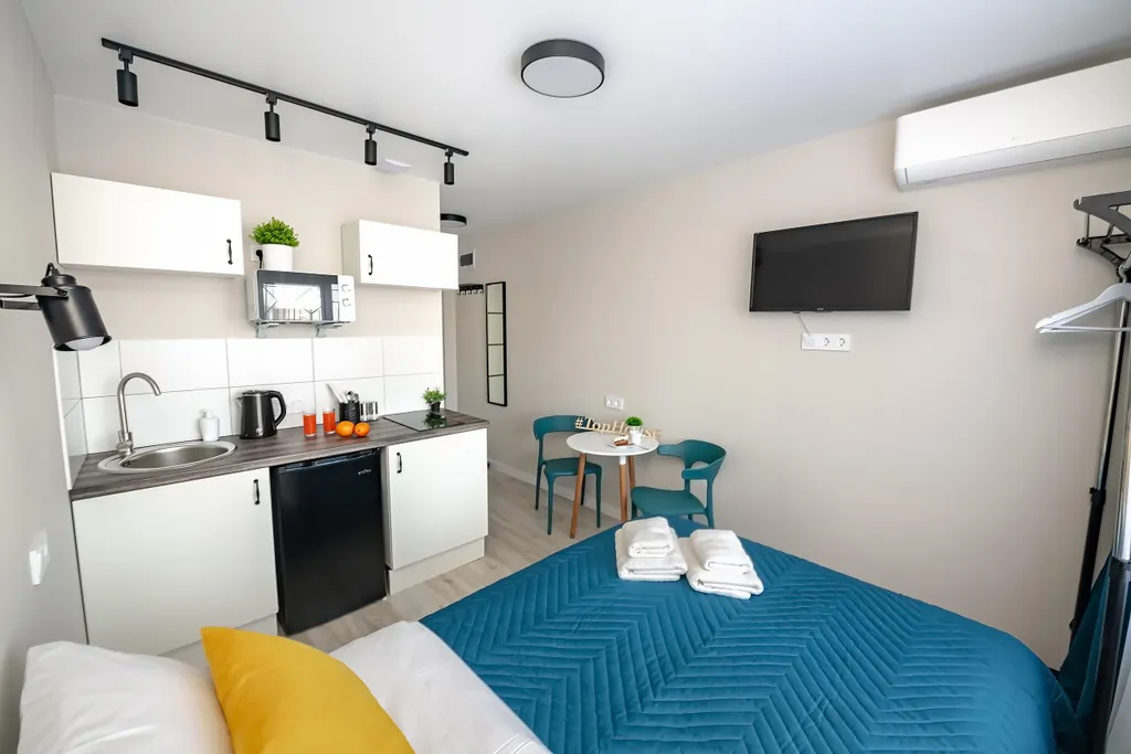 Современная студия с новым ремонтом