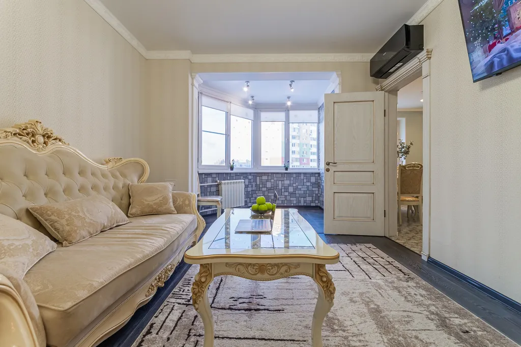 Уютная двухкомнатная квартира рядом с метро и видом на набережную