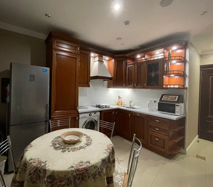 Уютный номер в центре, море - 600 метров