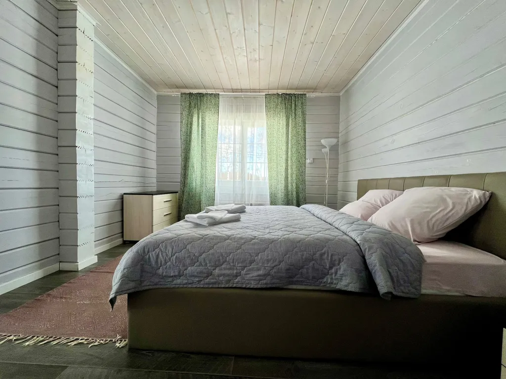 Большой коттедж N1 с сауной и камином