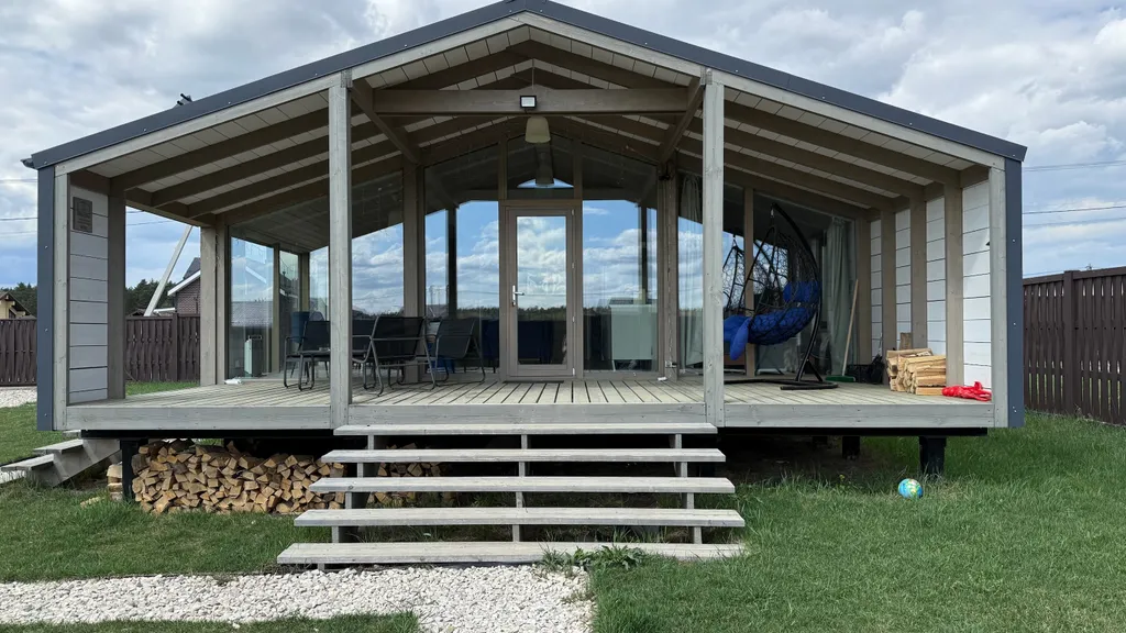 Панорамный дом с камином в престижном поселке