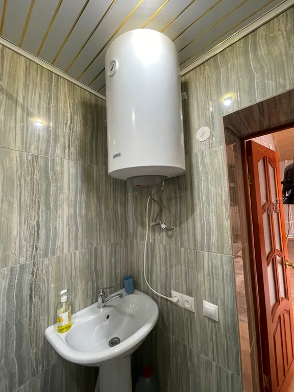 Коттедж Уютный дом у мopя с садом перед домом — Махачкала