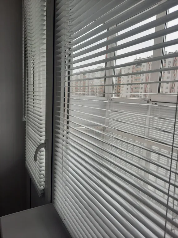 Апартаменты с современным интерьером в новом доме возле парка