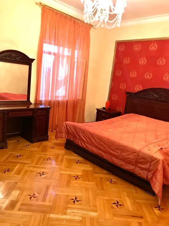 Уютный дом в центре города