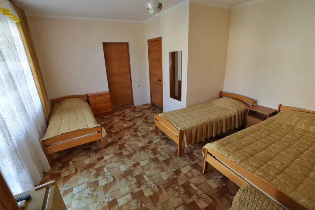 Квартира Квартира Четырехместный номер с доп. местом с балконом и видом на горы — Лазаревское