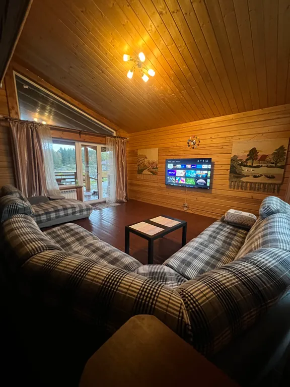 Большой уютный деревянный коттедж на самом берегу Ладожских шхер