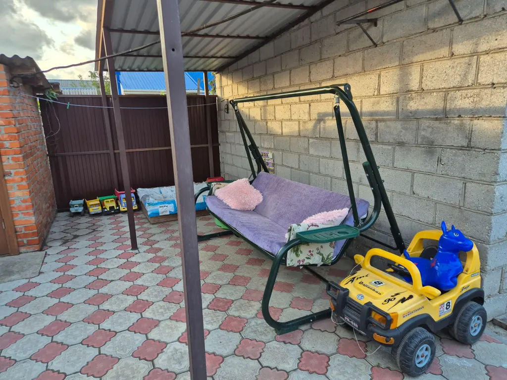 Дача с бассейном на море