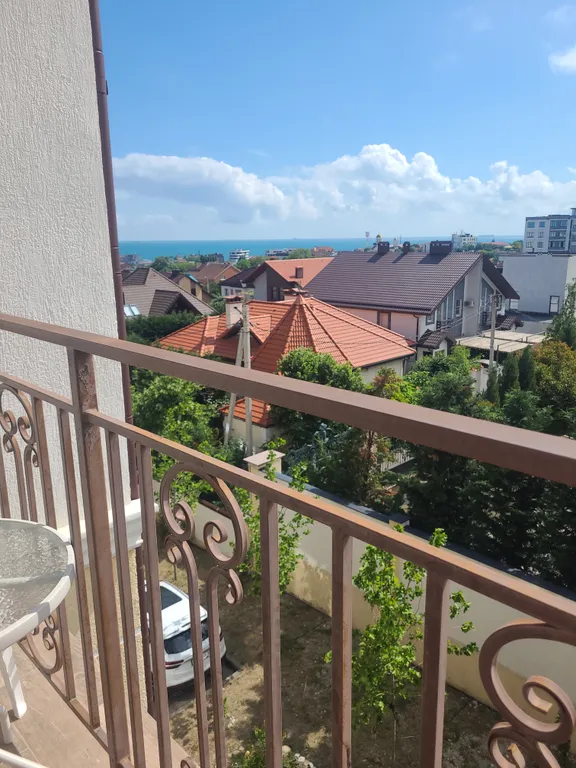 Студия с видом на море и горы