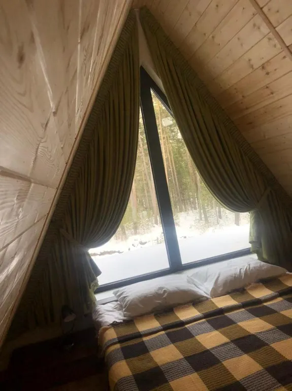 Шале у подножья горы Чегет