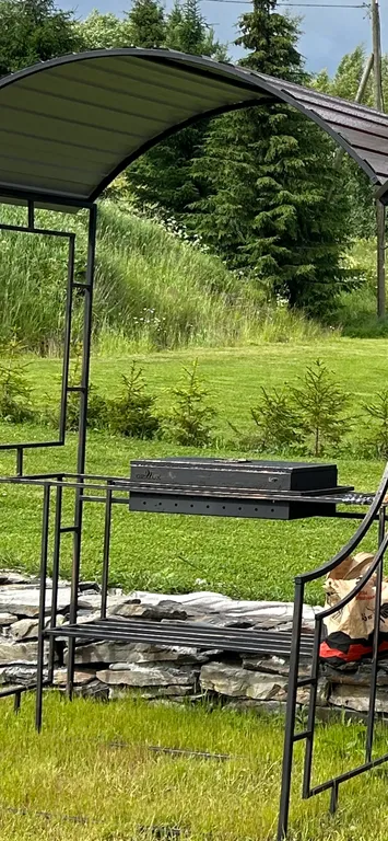 Дом на берегу реки