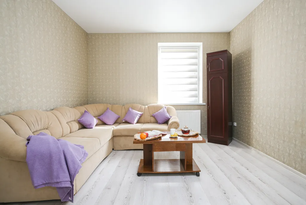 Светлая двухкомнатная квартира в тихом зелёном районе