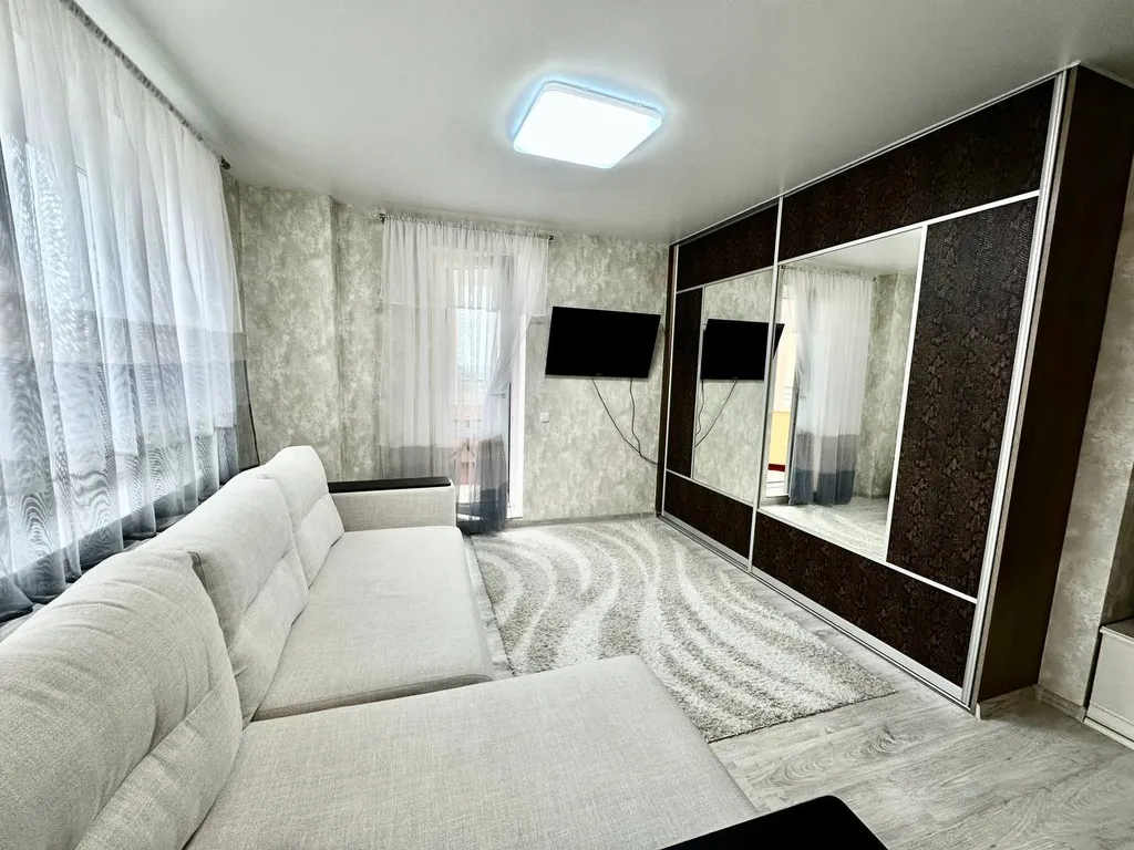 Однокомнатная квартира- студия в центре города