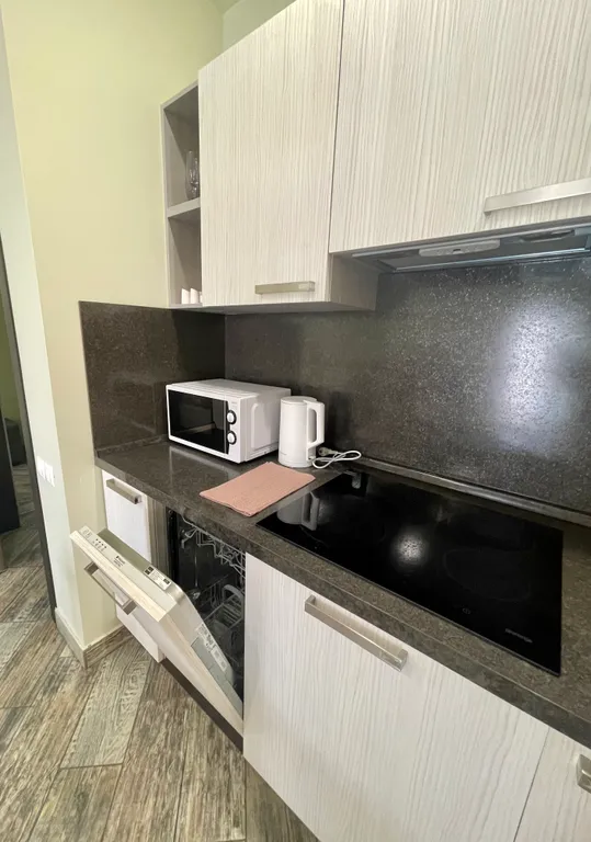 Большая квартира напротив подъемника