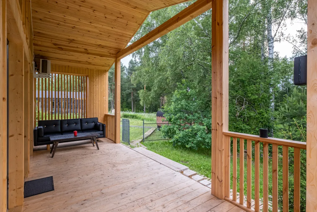 Атмосферный дом с баней в лесу