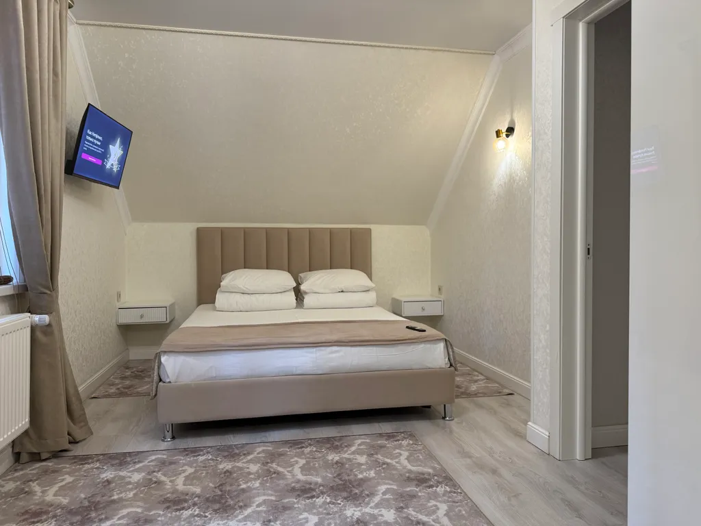 Malkar house с видом на гору Чегет