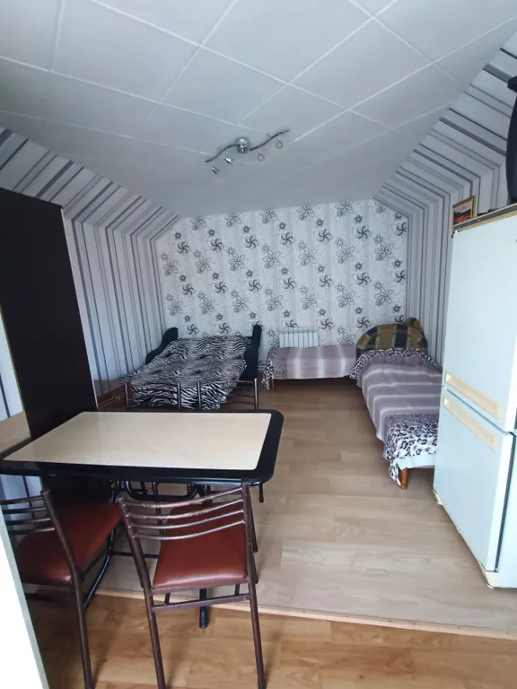 Коттедж Коттедж Уютный номер-студия со всеми удобствами на втором этаже с террасой — Ейск