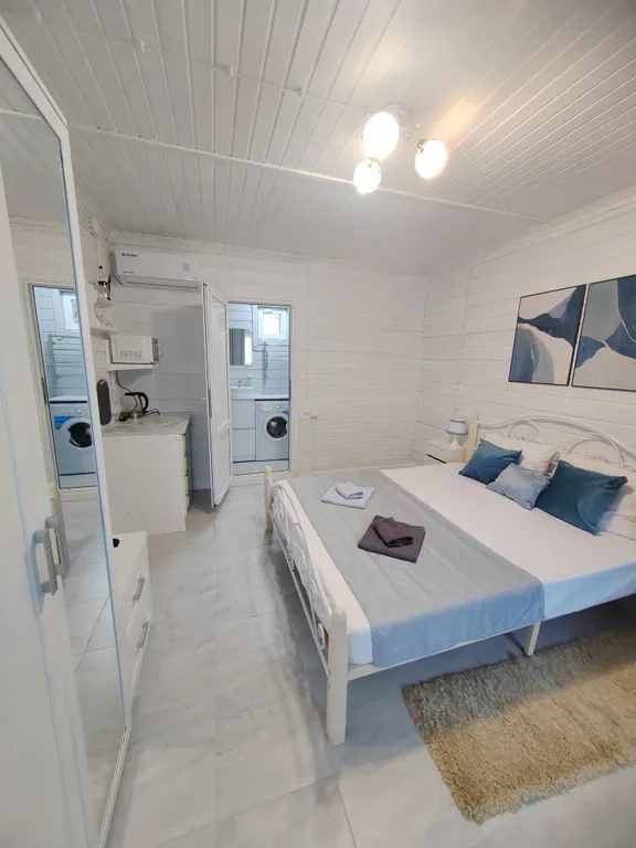 Уютное жильё со свежим ремонтом рядом с морем