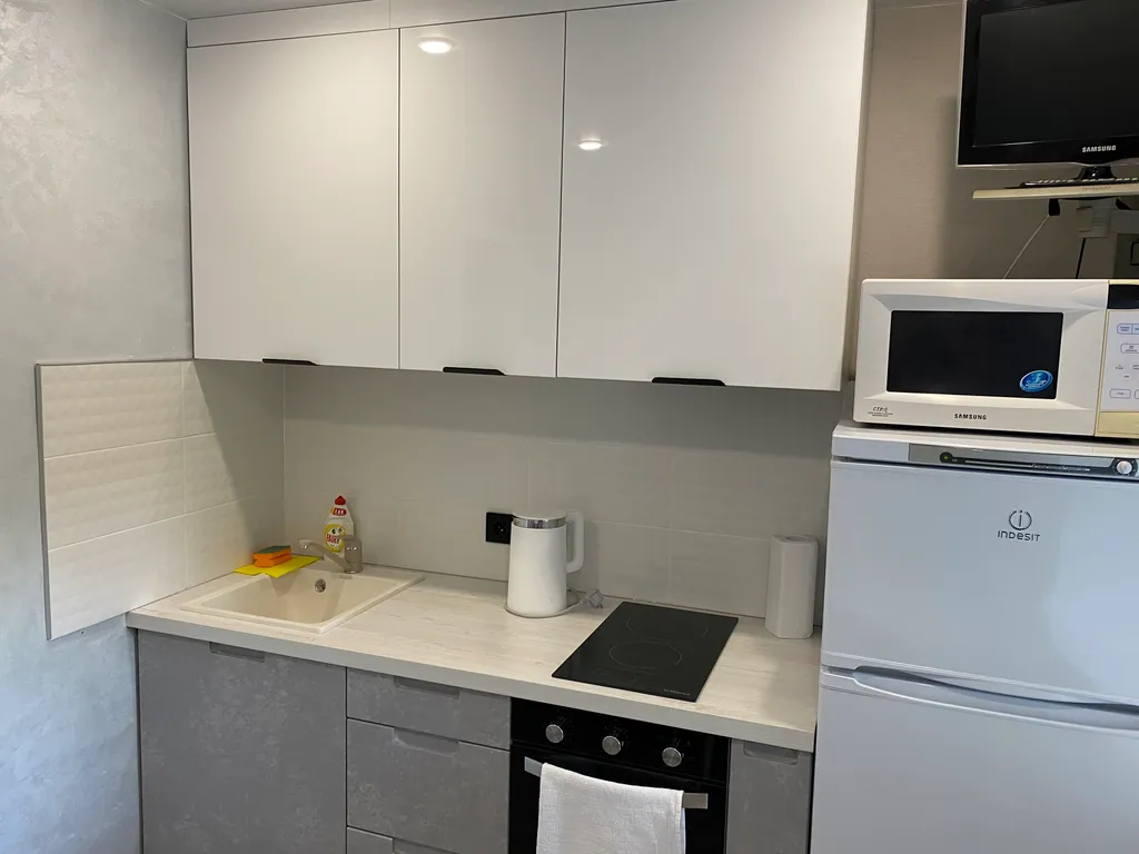 Квартира Квартира 2-комн в центре возле Театра Музкомедии — Красноярск