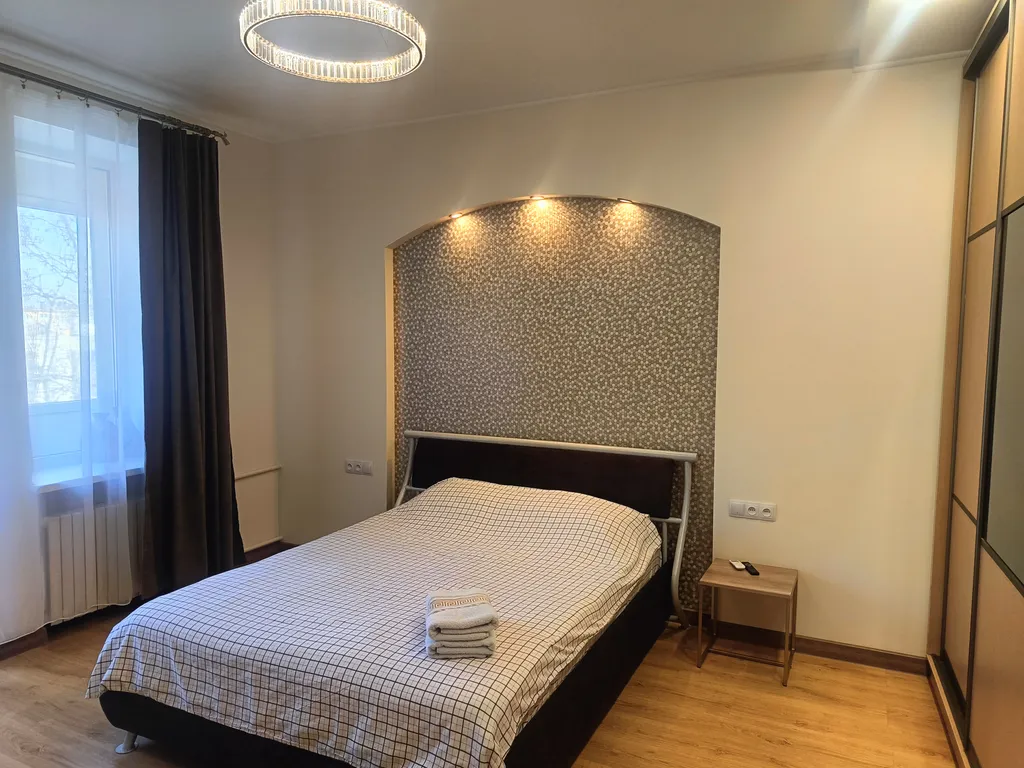 С круглосуточной водой двухкомнатная квартира в центре возле большого ТоргЦентра