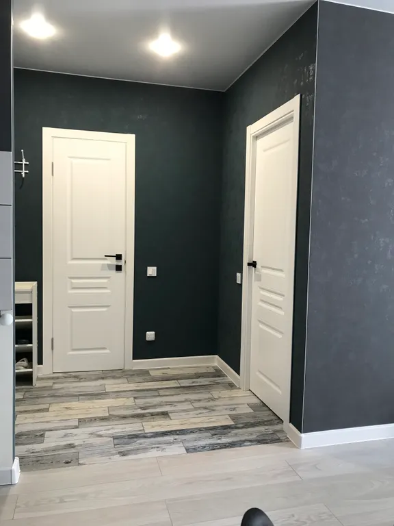 Уютная новая квартира с большой кроватью