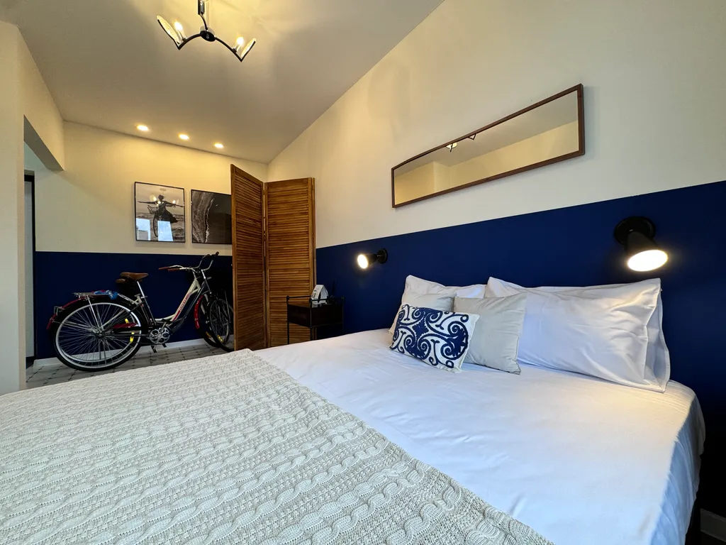 Апартамент в спальном районе с велосипедами