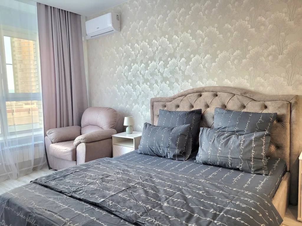 Квартира Квартира Шикарная студия в центре Взлетки — Красноярск