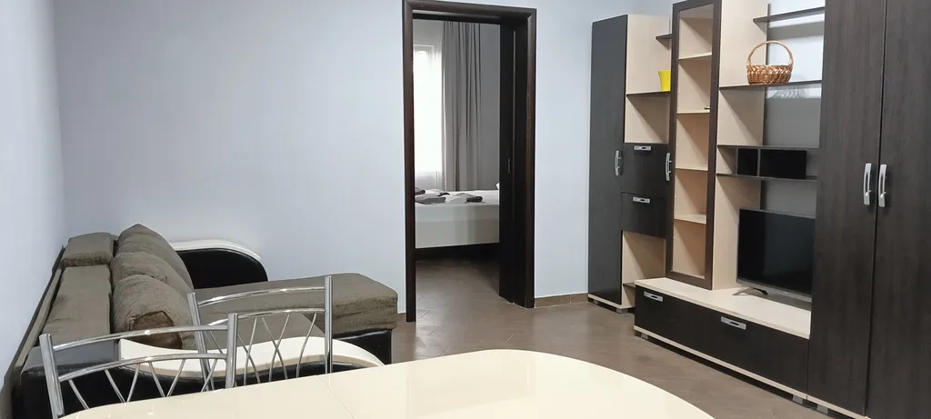 Трехкомнатная с изолированными спальнями и балконом