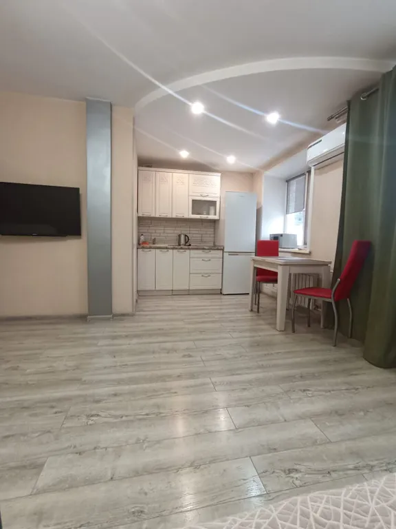 Отличная квартира с хорошим ремонтом и кондиционером.