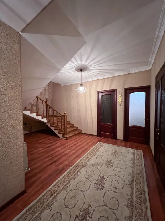 Дом с беседками