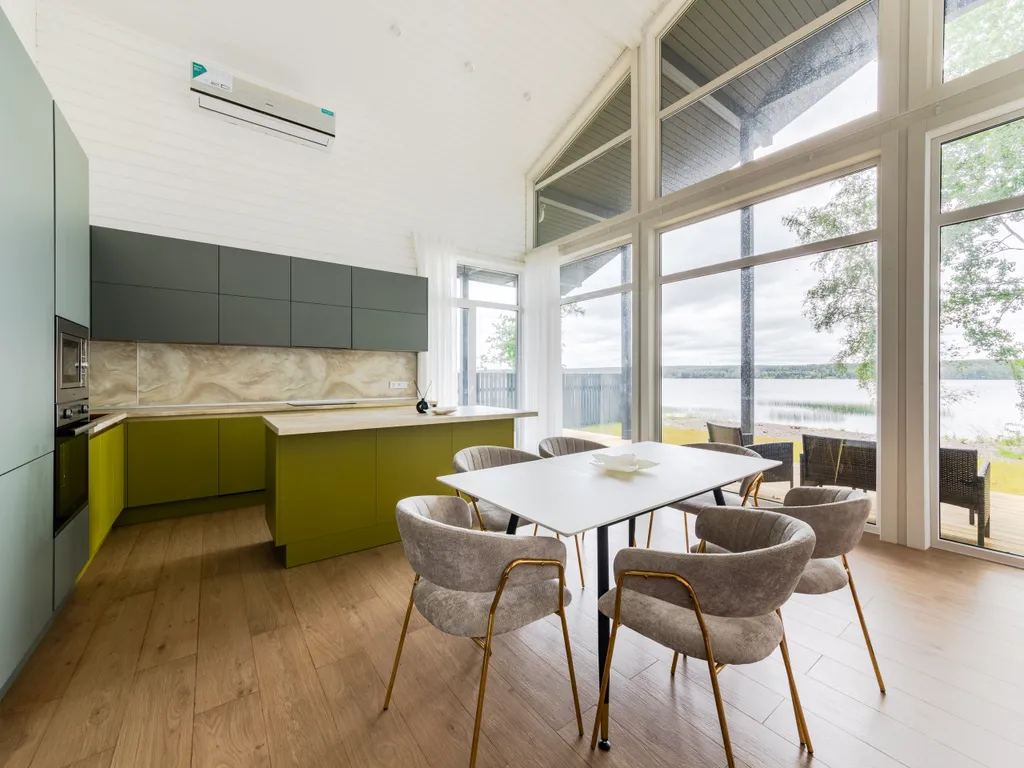 Коттедж на берегу озера