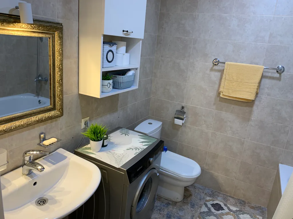 Трёхкомнатная квартира с 2 отдельными спальнями в самом центре тбилиси