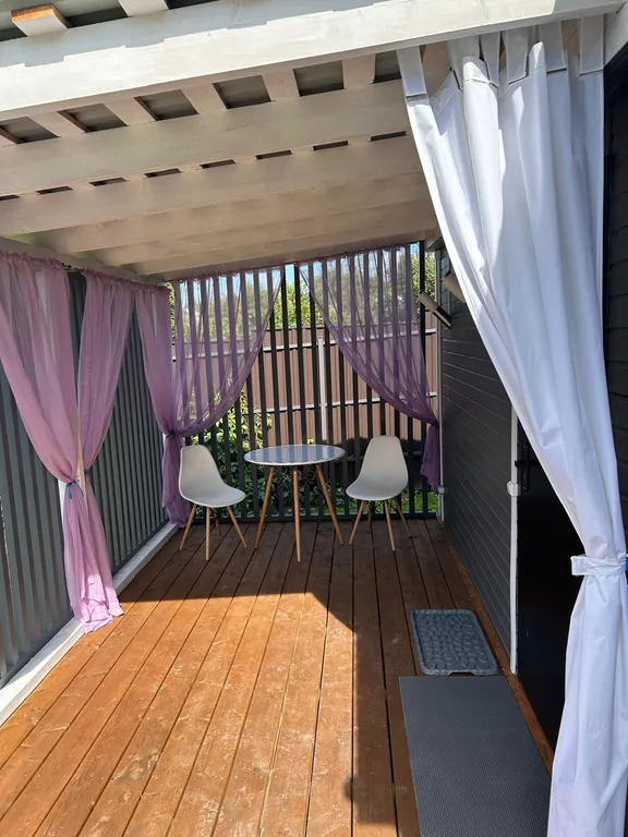 Уютный домик рядом с речкой