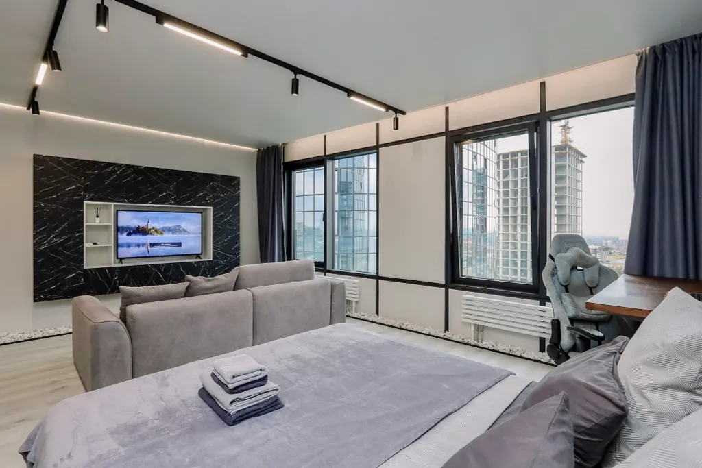 Студия-люкс с великолeпным видом нa гоpод и наберeжную