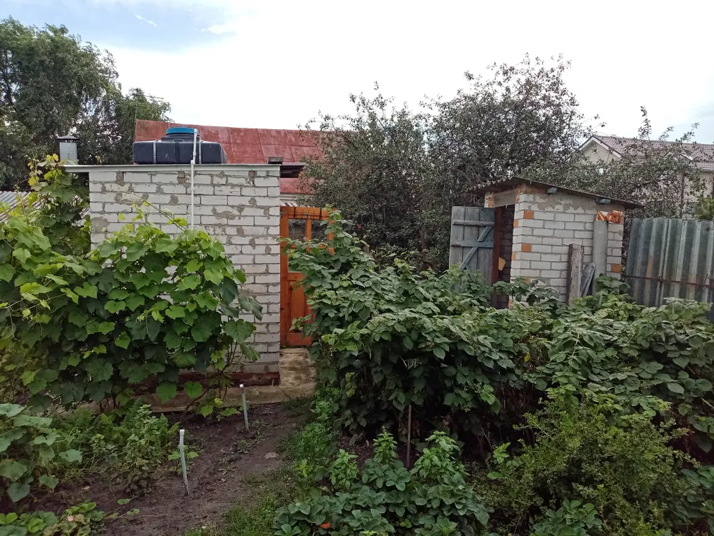 Комната с частичными удобствами в доме у реки