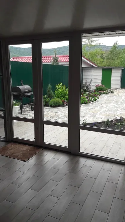 Коттедж У Надежды — аренда посуточно в Зелёная Поляна