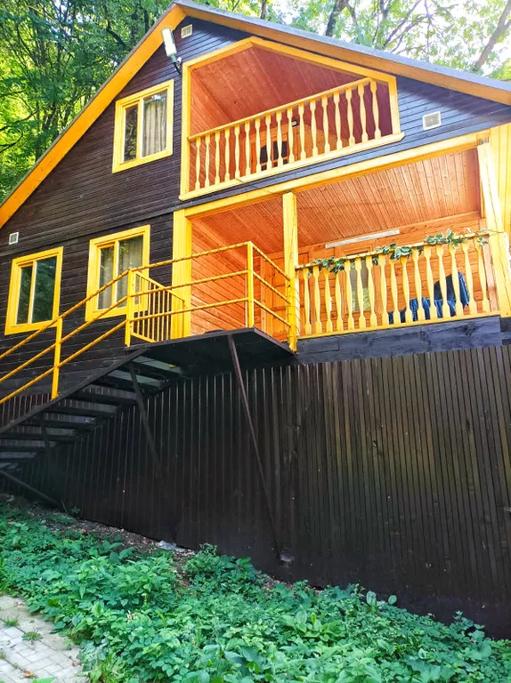 Домик в лесу с собственной баней