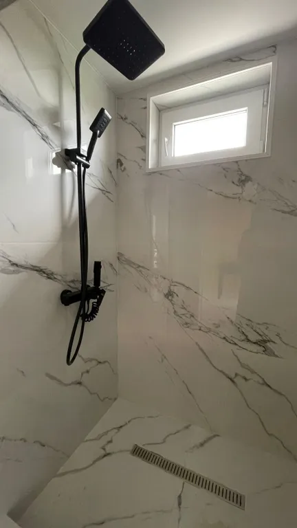 Домик с видом на гору