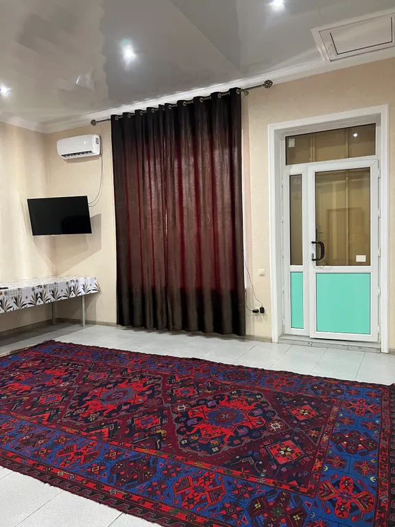 Домик чуть дальше набережной