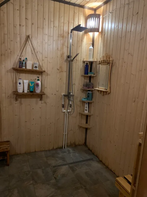 Новый уютный дом-баня с банным чаном у соснового леса