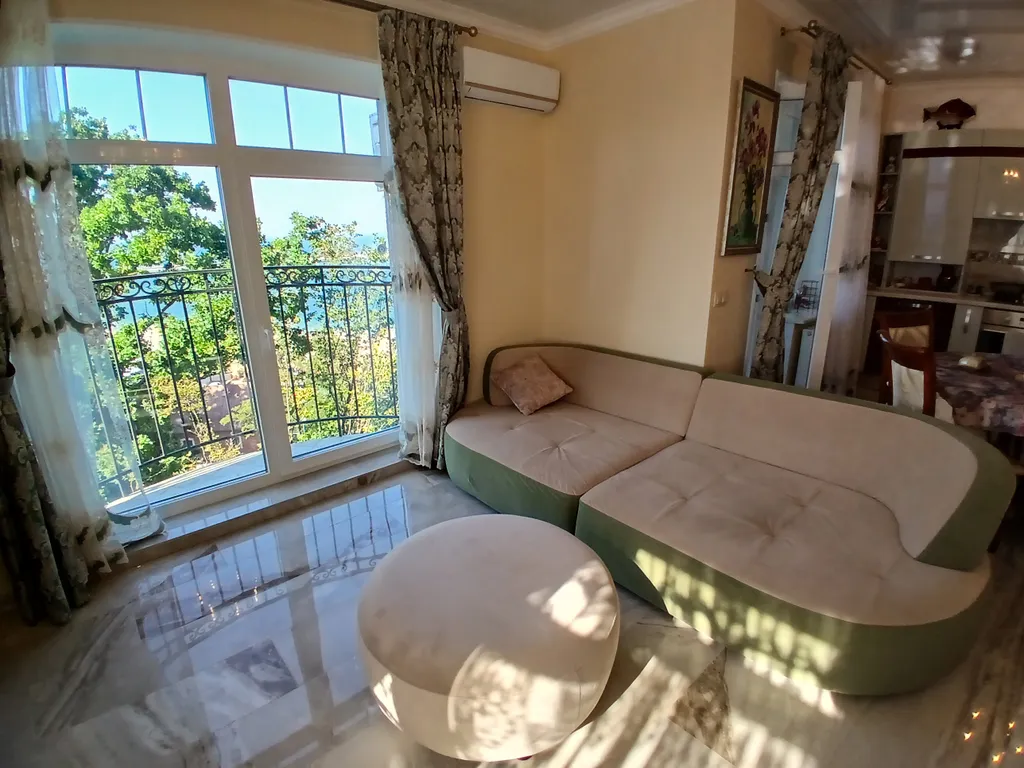 Шикарная квартира у моря на первой линии